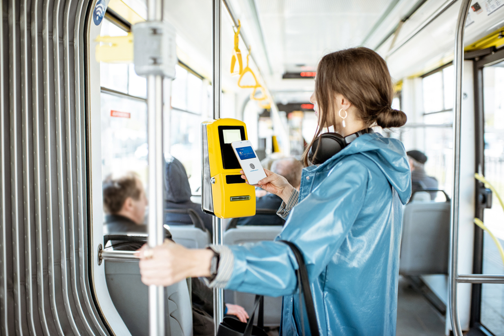 oyster-card-and-contactless-card-what-is-the-difference-getsby